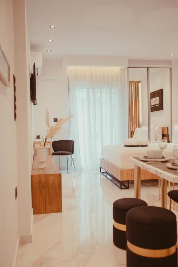 Aelia - Luxury Central Suite อเล็กซานโดรโพลิส ภายนอก รูปภาพ